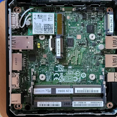 NUC intérieur autre angle